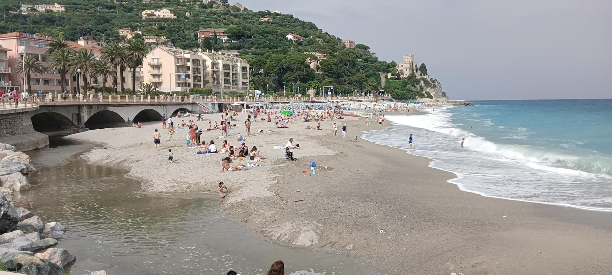 Piccolo Hotel Holiday Center Finale Ligure Luaran gambar