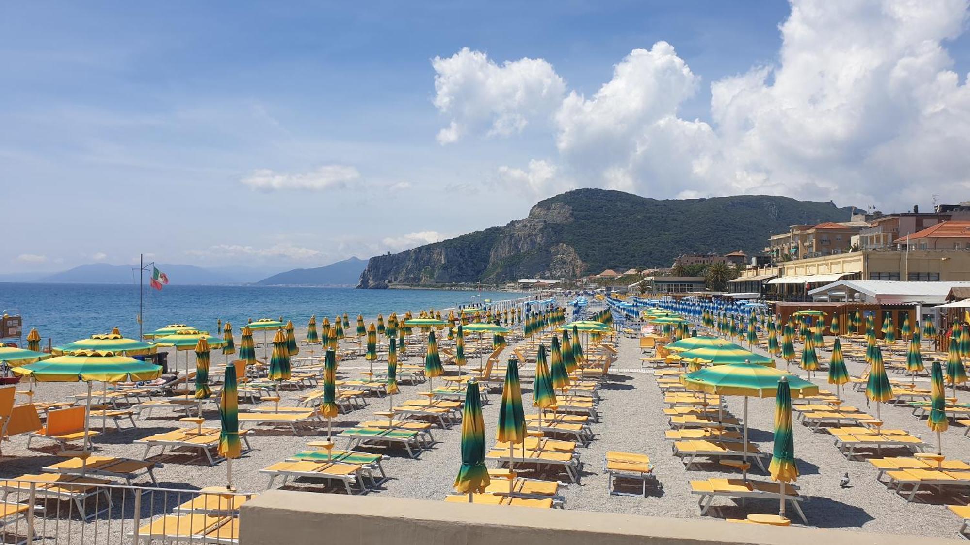 Piccolo Hotel Holiday Center Finale Ligure Luaran gambar