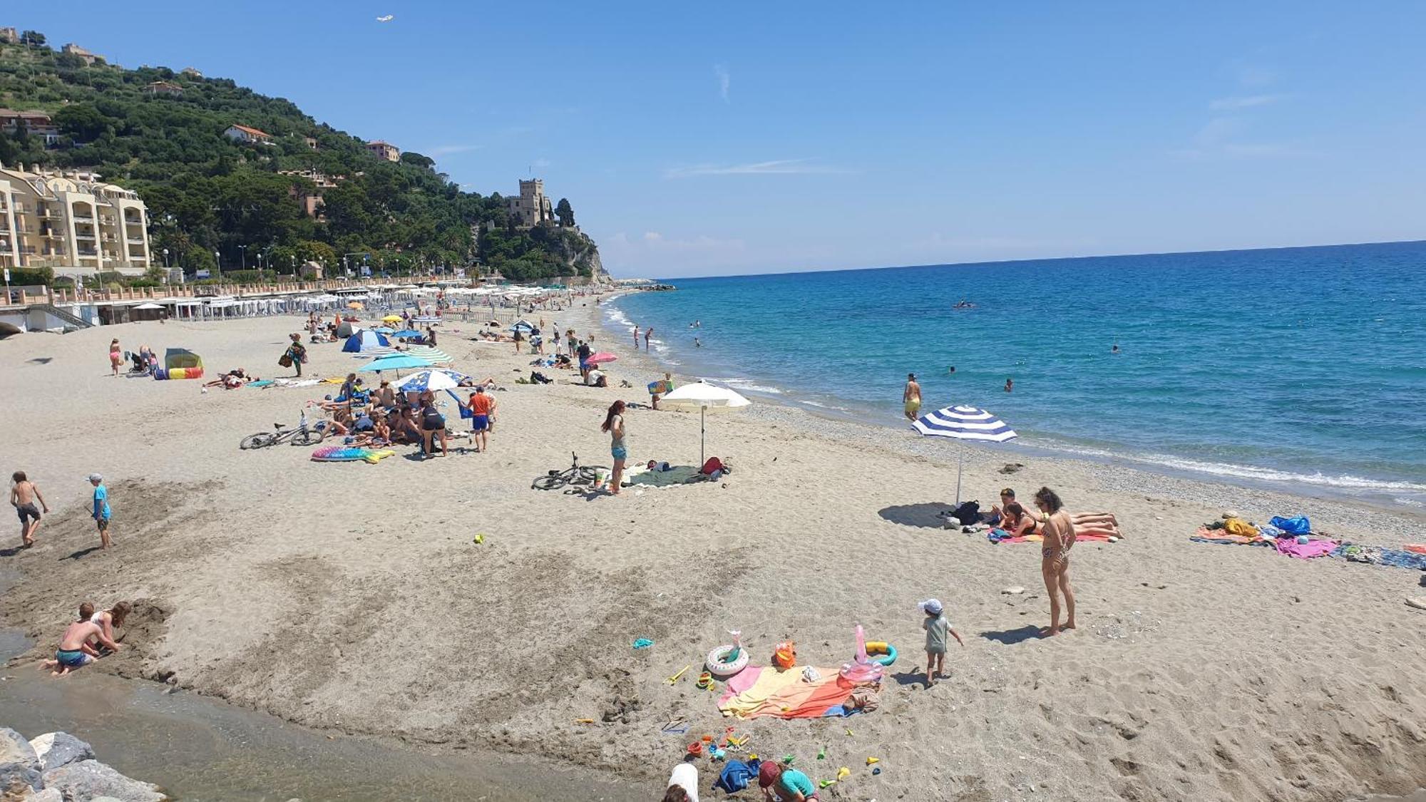 Piccolo Hotel Holiday Center Finale Ligure Luaran gambar